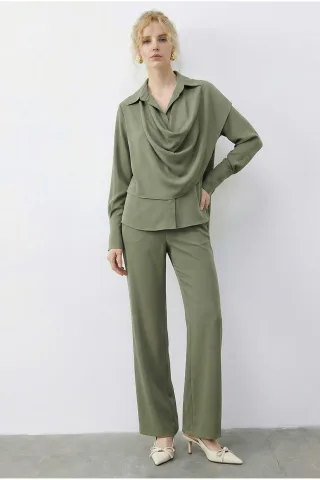 Schal-Detaillierte Bluse und Hochtaillierte Weite Hosen Zwei-Teiliges Set
