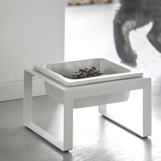 Yamazaki Futternapf erhöht ergonomisch 15x15,5x10cm Metall Keramik weiß. Eine gesunde Futterstation für eine natürliche Körperhaltung kleiner Haustier