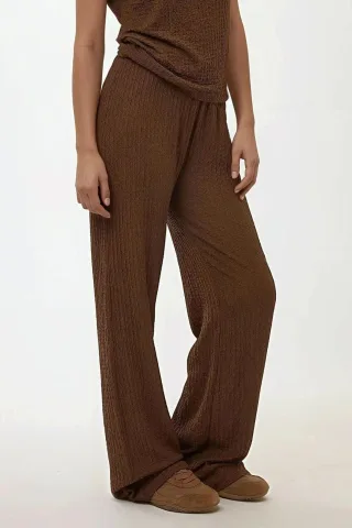 Lässige weite Strickhose mit Textur