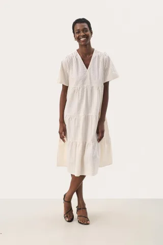 Kleid Relaxed fit Eggnog white