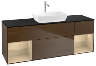 Schwarz
