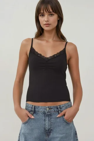 Dünnes Strick V-Ausschnitt Slim Fit Top mit Spitze التفاصيل