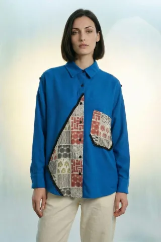 Geometrisches Print-Leinenmix-Hemd mit Knopfleiste