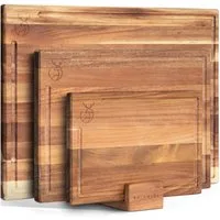 Waldwerk Schneidebrett Schneidebrett 3er Set (40x30 / 33x24 / 26x18cm) aus massiver Akazie, (3-St), Set mit Brettständer - 2cm dicke Holzbretter mit Saftrille
