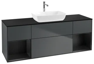 Schwarz