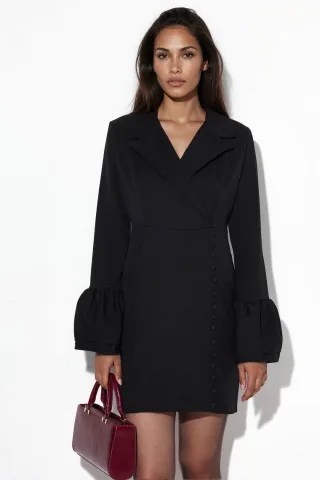 Tailliertes Mini-Kleid mit V-Ausschnitt und Knöpfen