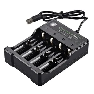 USB Intelligent Universal Rechargeable Battery Charger 18650 Flashlight Charger 4 Slots Fast Charge for 3.7V Li-ion TR I