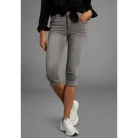 Arizona Caprijeans Ultra-Stretch extra-enger Schnitt, modischer Beinabschluss mit Schlitz