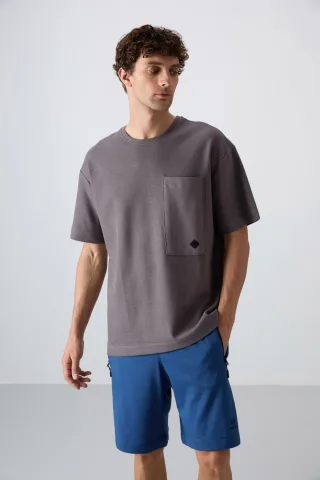 Übergrößen Baumwollmischung Rundhalsausschnitt T-Shirt mit Tasche