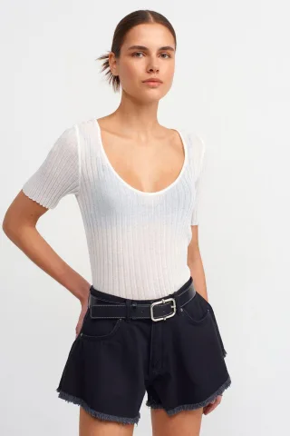 Schmal geschnittenes geripptes Sweater mit Quadrat-Ausschnitt