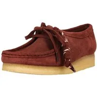 Clarks Wallabee. Deep Red Sde Schnürschuh mit ikonischer Sohle