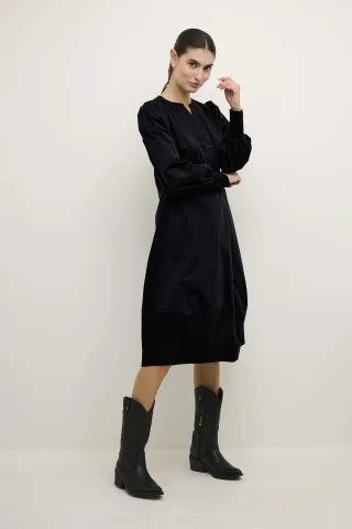Kleid Weibliche Silhouette black