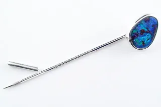 935er Reversnadel mit 2,43 ct. Boulder Opal aus Australien