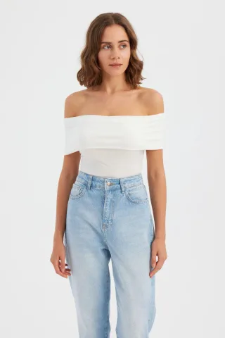 Schulterfreies, gerafftes Bodycon-Crop-Top