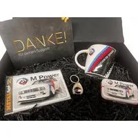 BMW Tasse BMW M Performance Geschenkset Tasse Einkaufschip Postkarte Pillendose, 1-tlg.