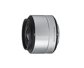 Sigma 19mm f28 DN Objektiv (Filtergewinde 46mm) für Sony E-Mount Objektivbajonett silber