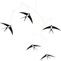 Flensted Mobiles Skulptur Mobile Fünf Fliegende Schwalben
