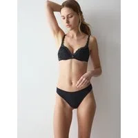 Triumph Slip Pretty Modal String mit Stretchspitze