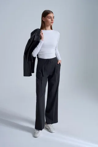 Weite Crepe-Hose mit Kordelzug