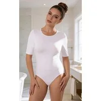 Babell Body mit halblangem Ärmel und glatter Silhouette