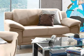 TRENDMANUFAKTUR 2-Sitzer "Rondo, Breite 178 cm, breite Armlehnen, Füße chromfarben" Couch wahlweise mit Federkern und in verschiedenen Bezügen bestellbar