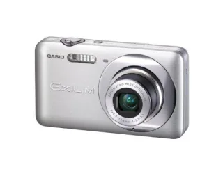 Casio Exilim EX-Z800 [14.1MP 4-fach opt. Zoom 27"] silber