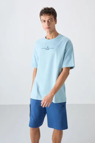 Hellblau