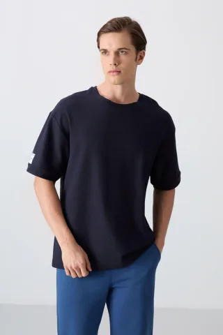 Herren Oversized Rundhalsausschnitt T-Shirt mit Patch