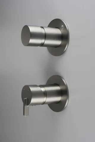 Neuesbad Serie 600 Wannenarmatur Unterputz, mit Umstellung, Oberfläche: Titanium NB1BQS_D44P1