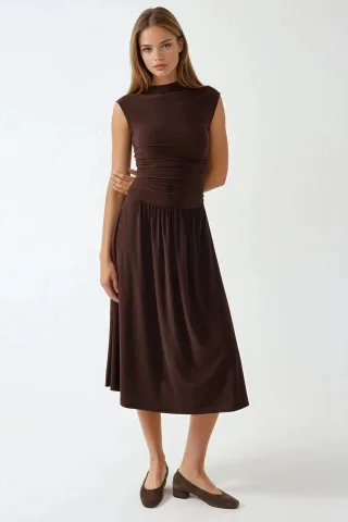 Komfort Fit Midi-Kleid mit Rundhalsausschnitt
