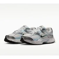 Nike Sportswear Nike V5 RNR Sneaker inspiriert vom Design des Y2K Nike Vomero 5