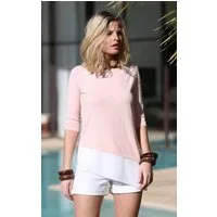 Passioni Sweater Rosafarbener Pullover mit asymmetrischem Saum und Blumendetail