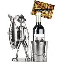 BRUBAKER Weinflaschenhalter Großer Fang - Angler mit Fisch, Angel und Eimer, (Flaschenständer Dekoration mit Grußkarte, 1-St., Metall Flaschenhalter Angeln), 30 cm Wein Geschenk Angelsport