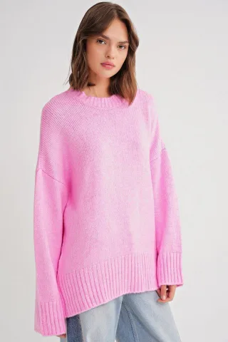 Oversized gerippter Strickpullover mit Rundhalsausschnitt