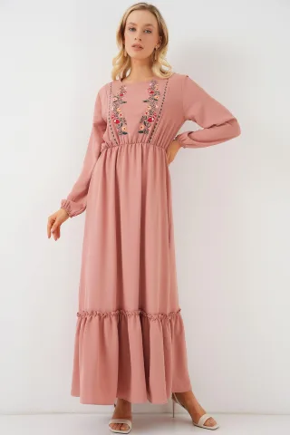 Besticktes Maxikleid mit Rundhalsausschnitt