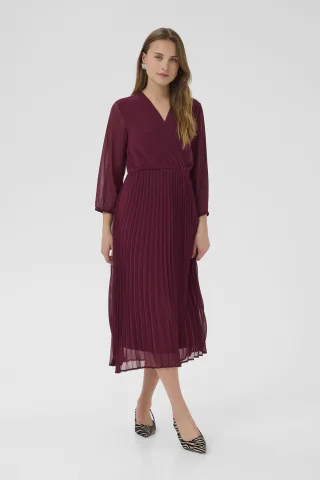 Kleid CUkila Feminine bordo