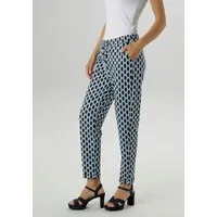 Aniston SELECTED Schlupfhose mit Allover-Muster in geometrischer Wabenoptik