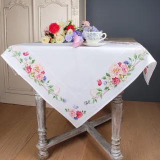 Stickmitteldecke "Blumenstrauß"
