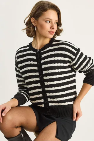 Haarzopf Strickjacke mit Knopfverschluss