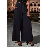 LASCANA Schlupfhose in weiter Form, mit Plisseefalten