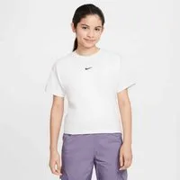 Nike Sportswear T-Shirt G NSW TEE BOXY ESSNTL LBR Kurzarm, mit Rundhalsausschnitt, aus Baumwoll-Jersey, normale Länge