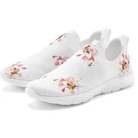 LASCANA Slip-On-Sneaker, Slipper, Textilschuh, Freizeitschuh, Sneaker zum Reinschlüpfen mit elegant blumigem Muster VEGAN