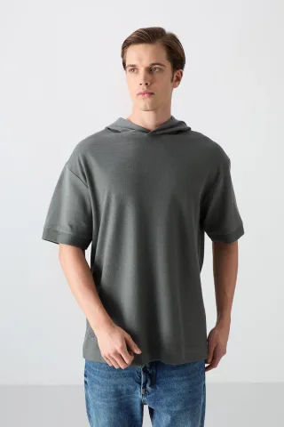 Übergroßes Kapuzen-T-Shirt mit kurzen Ärmeln