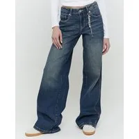 Tally Weijl Low-rise-Jeans SPADEPALLAS Baumwollmischung, Low-Waist mit geradem Beinverlauf und Strass-Anhänge