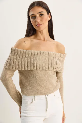 Strickpullover mit Madonna-Kragen