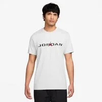 Jordan T-Shirt M J JD AIR SS CREW aus mittelschwerer Baumwolle, mit Jordan Grafiken auf der Vorderseite