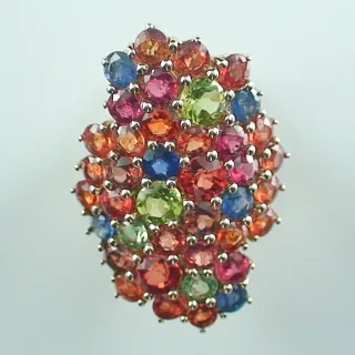 9k Gelbgold-Ring mit diversen Edelsteinen – Extravagantes Cluster-Design mit Rubinen, Saphiren, Peridot und Apatit