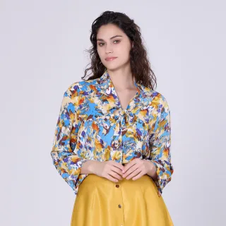 Bluse mit Ascot-Krawatte und abstraktem Druck