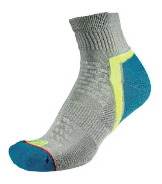 1000 Mile - Damen Aktive Viertel Repreve Atmungsaktive Socken mit Flachnaht - Silber / Türkis