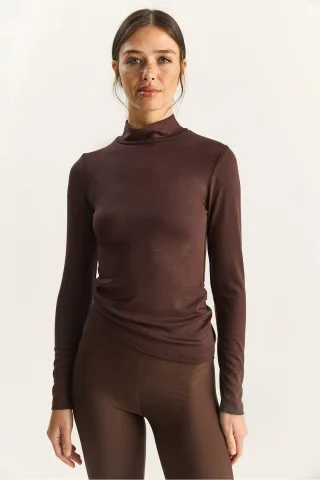Slim Fit Langarm-Halbrollkragenoberteil